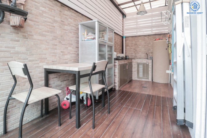 ทาวน์เฮ้าส์มือสองย่านนนทบุรี ม.ซิตี้เซนส์ รัตนาธิเบศร์-เลี่ยงเมืองนนท์ หลังมุม! บนเนื้อที่ 27.10 ตร.ว. มาพร้อมฟังก์ชัน 3 ห้องนอน 2 ห้องน้ำ 2 ที่จอดรถ บ้านหันทิศใต้รับลม รับเงินไหลมาเทมา ใกล้เซ็นทรัลรัตนาธิเบศร์ และรถไฟฟ้าสายสีม่วง "สถานีแยกนนทบุรี 1"...